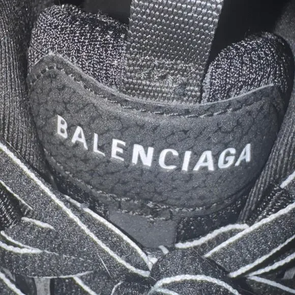 balenciaga tracks triple black no led